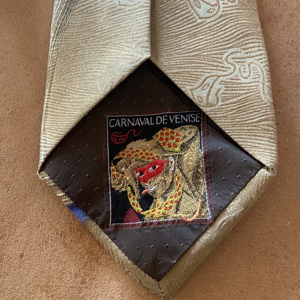 Tie - Picture 2 of 3